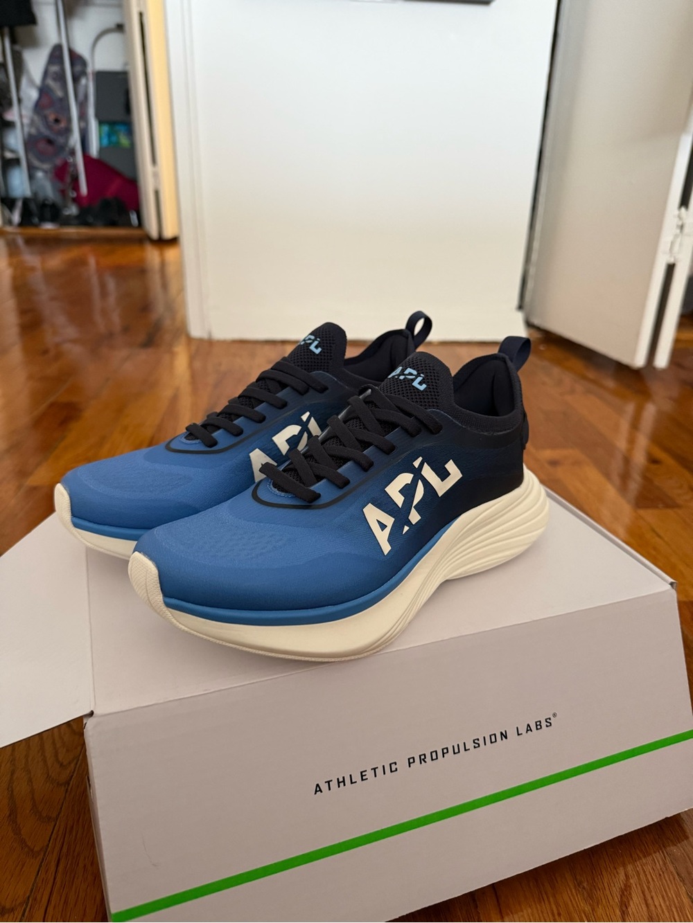 APL Women's Podium Sneakers - Coastal Blue and Midnight Ombre